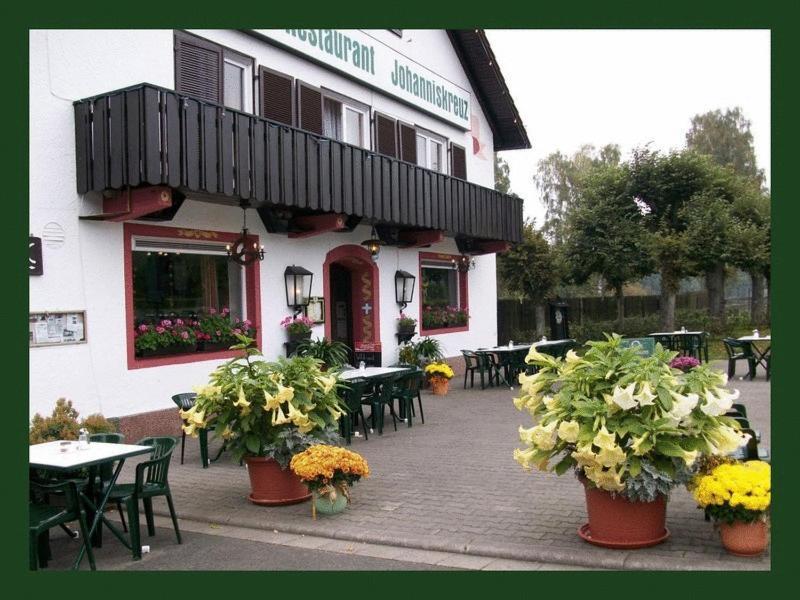 Hotel-Restaurant Johanniskreuz Trippstadt Buitenkant foto