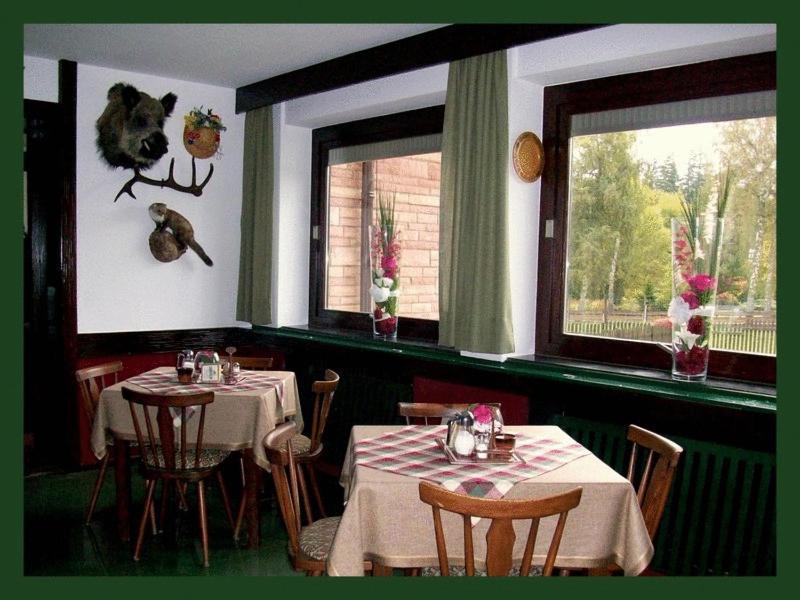 Hotel-Restaurant Johanniskreuz Trippstadt Buitenkant foto