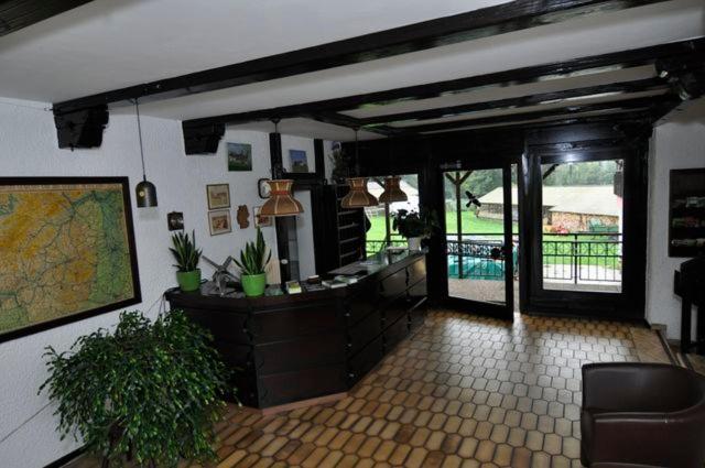 Hotel-Restaurant Johanniskreuz Trippstadt Buitenkant foto