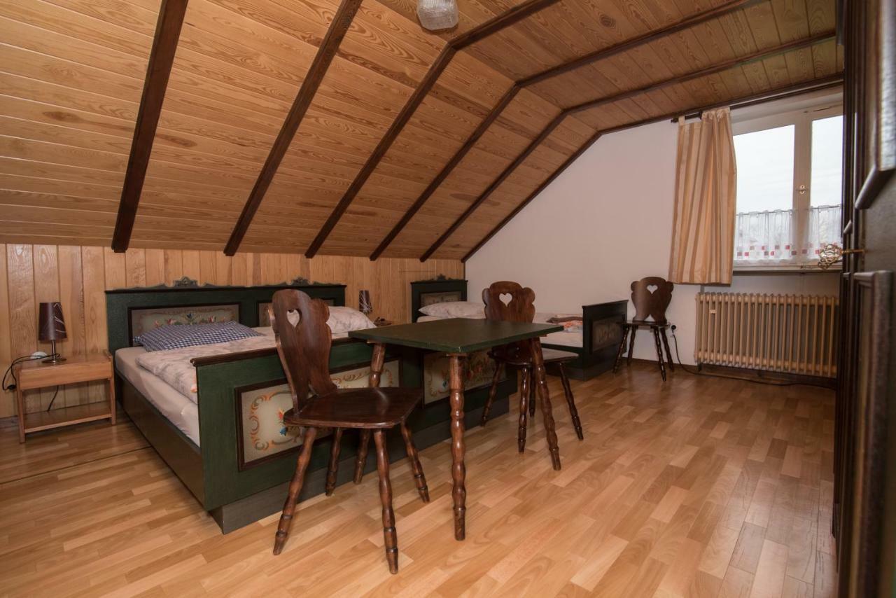 Hotel-Restaurant Johanniskreuz Trippstadt Buitenkant foto