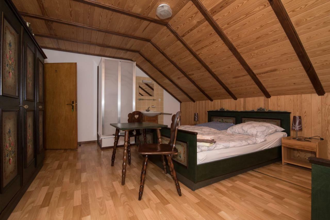Hotel-Restaurant Johanniskreuz Trippstadt Buitenkant foto