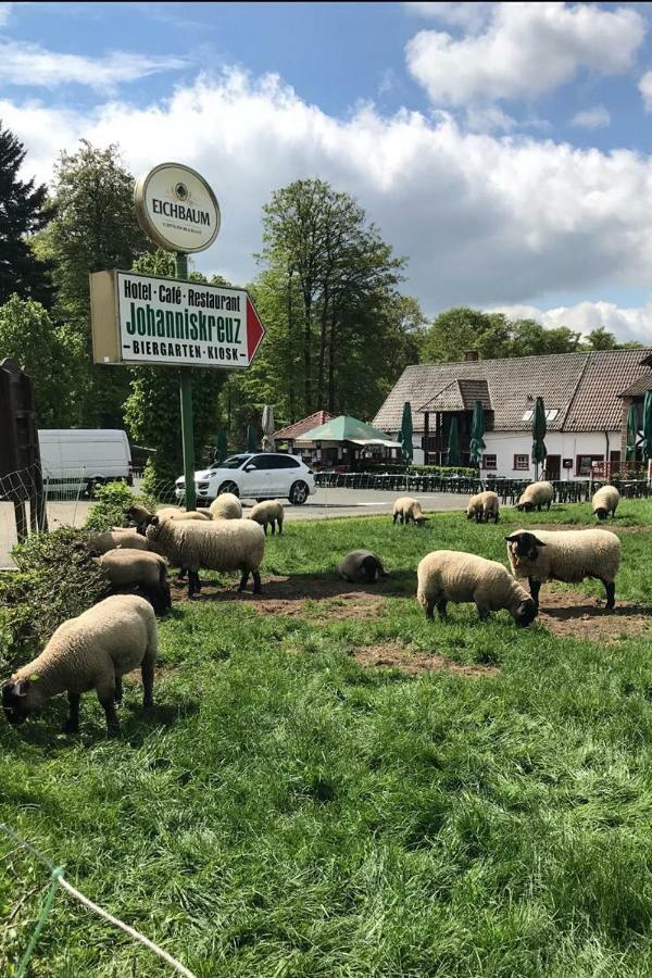 Hotel-Restaurant Johanniskreuz Trippstadt Buitenkant foto